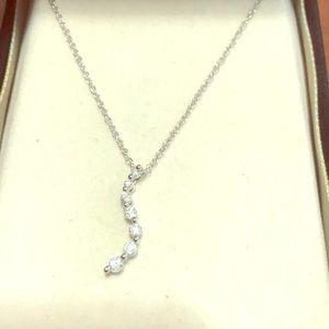 1/2 carat weight journey necklace.